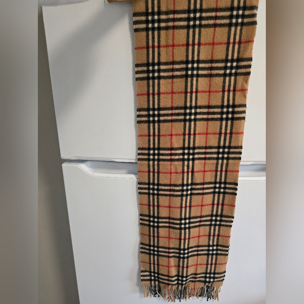 Authentic Burberry London Lambswool Plaid Beige and Red Scarf - Picture 4 of 11
